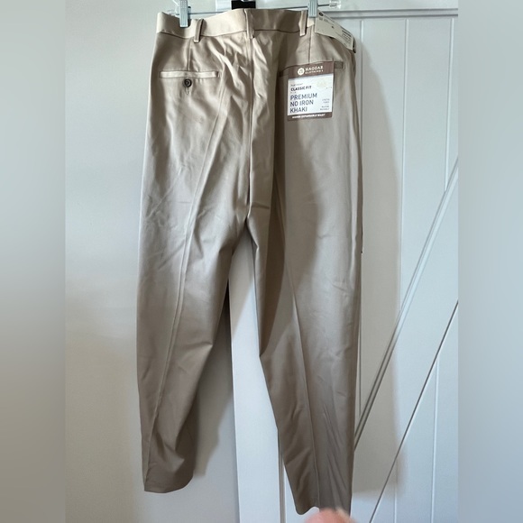 New Haggar Men Iron Free Premium Khaki Classic Fit Pant Flat‎ Front Sand 34Wx32L - Picture 2 of 5
